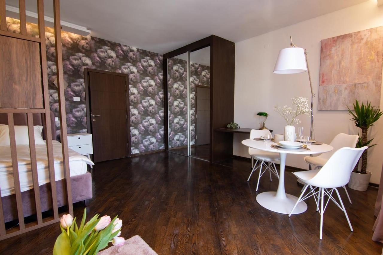 Square 6 Belgrado Exterior foto